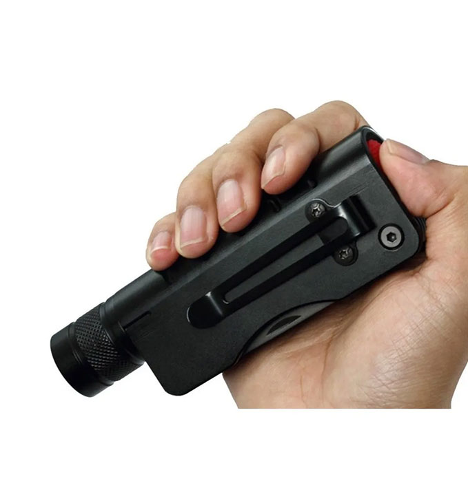 Linterna multiherramienta táctica recargable de 3000 lúmenes